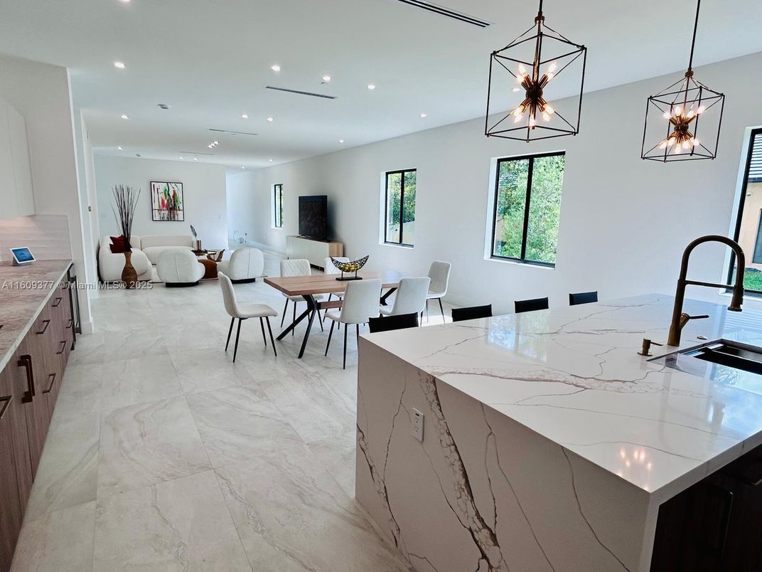 Dining room, Interior, Kitchen, Living room, Marble, Pendant Lights, Recessed Lighting