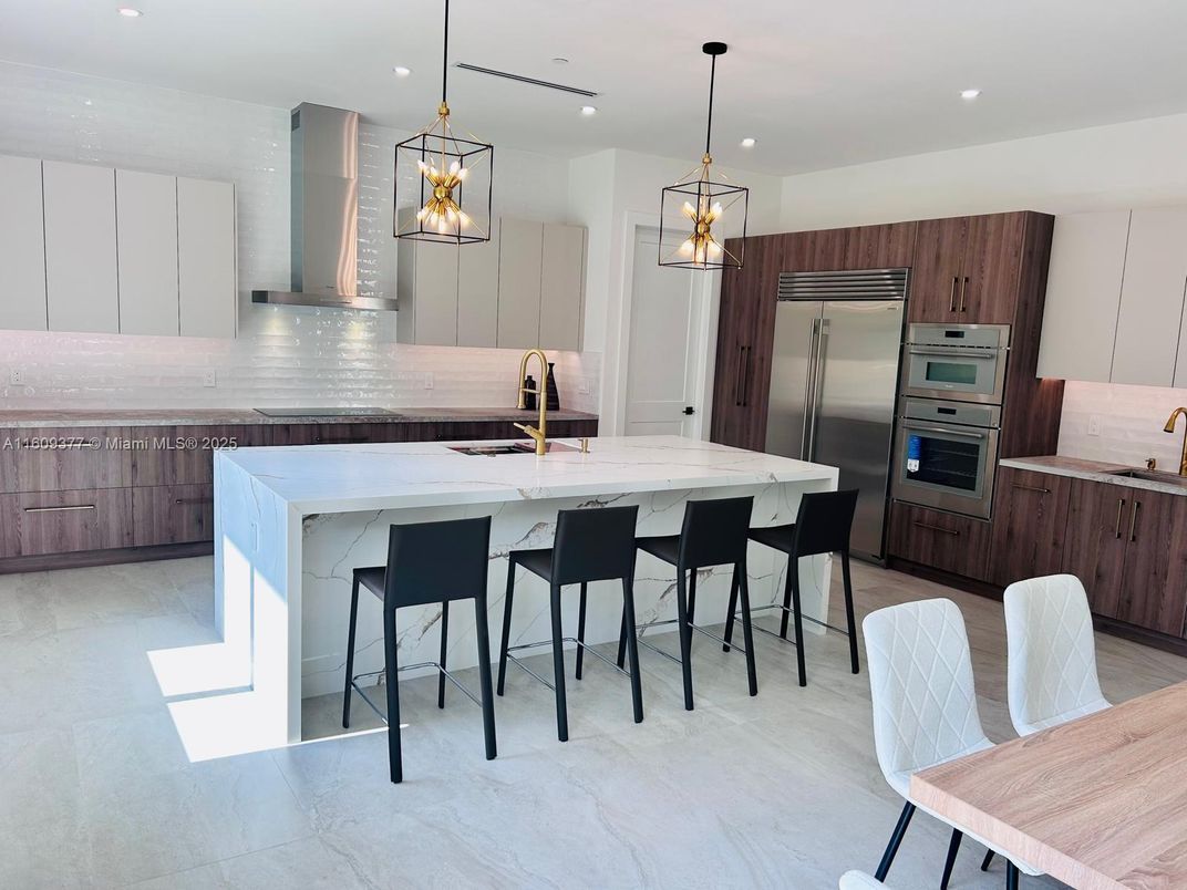 Interior, Kitchen, Pendant Lights, Recessed Lighting, Stainless Steel Appliances