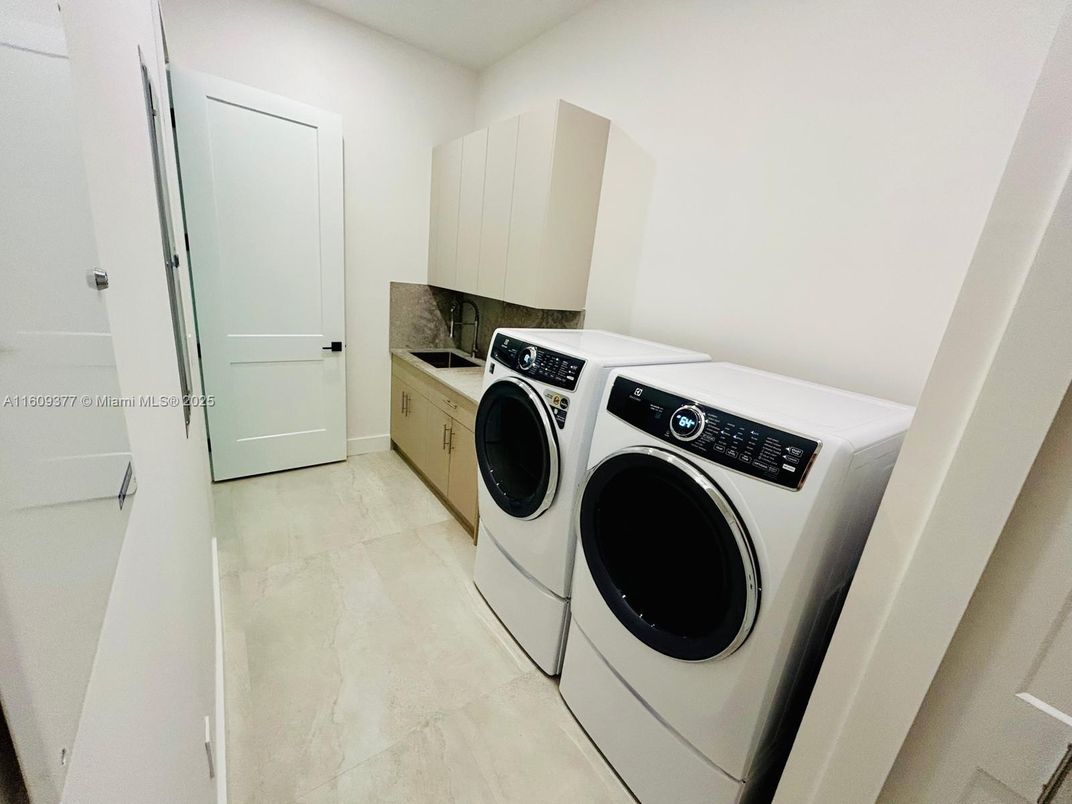 Interior, Washer