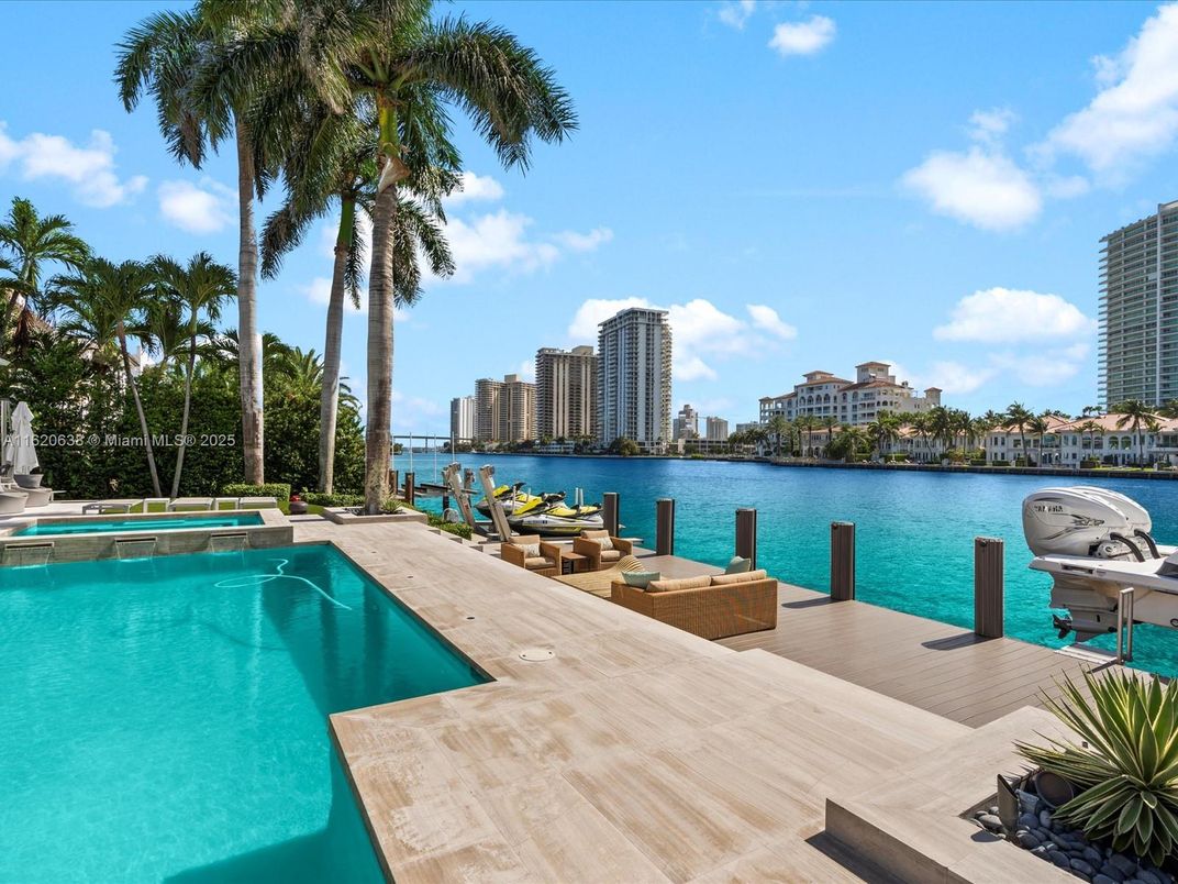 Exterior, Lake, Pool