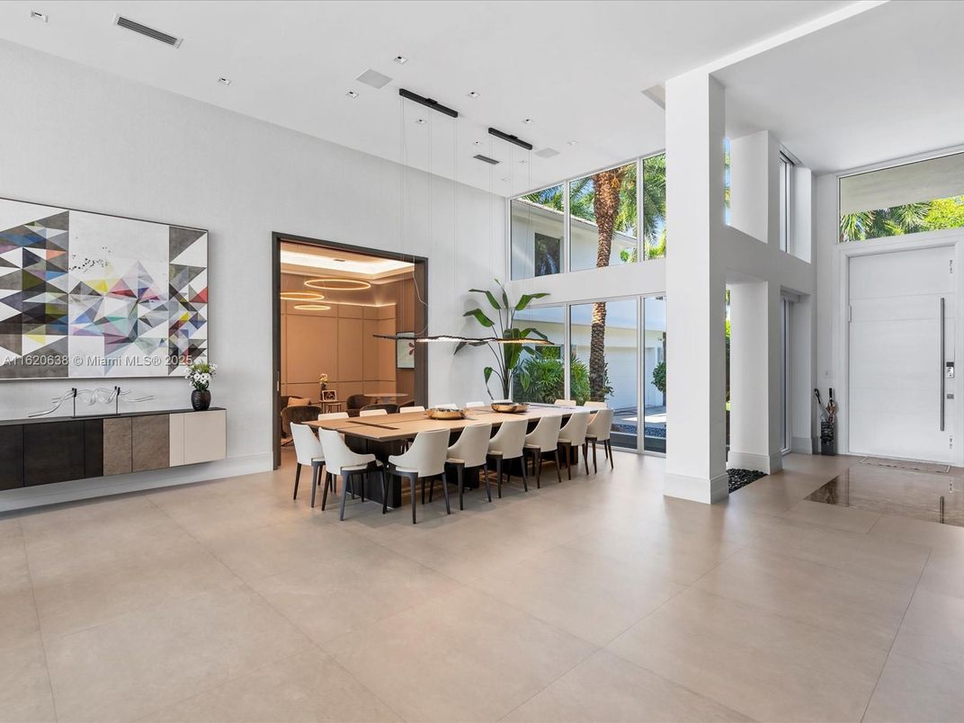 Dining room, Interior, Pendant Lights, Recessed Lighting