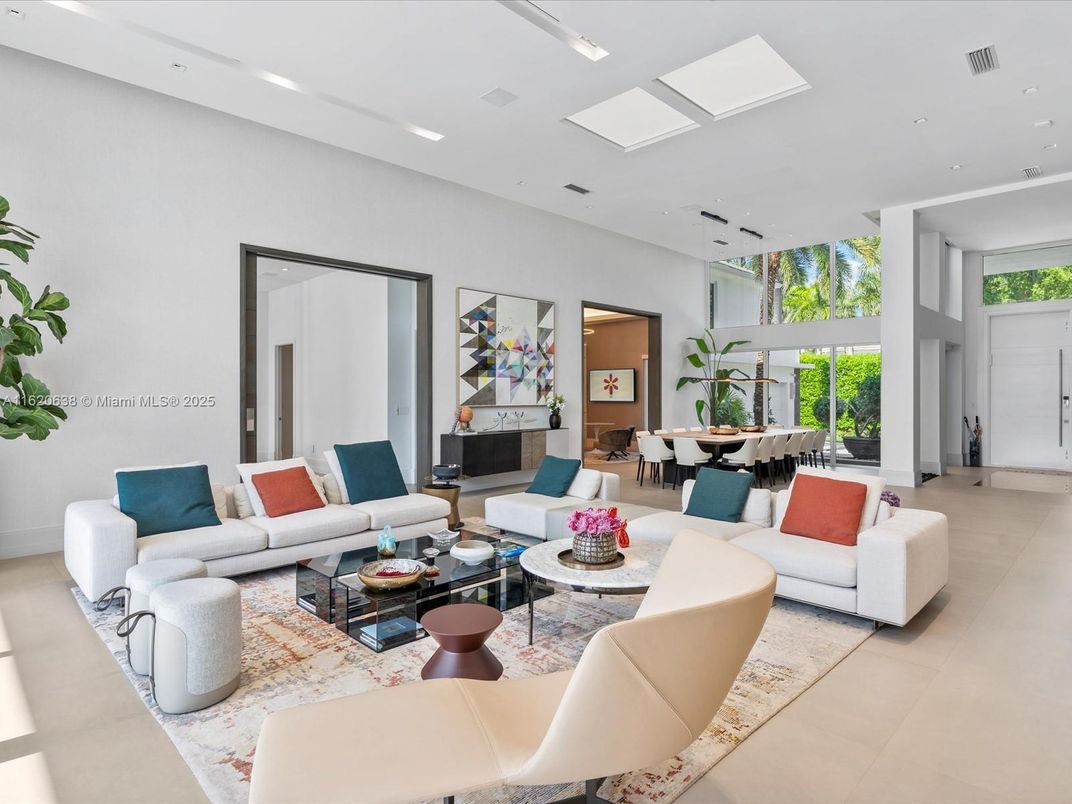 Dining room, Interior, Living room, Recessed Lighting
