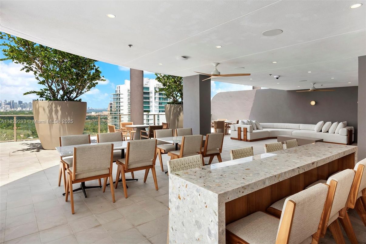 Dining room, Exterior, Living room, Recessed Lighting
