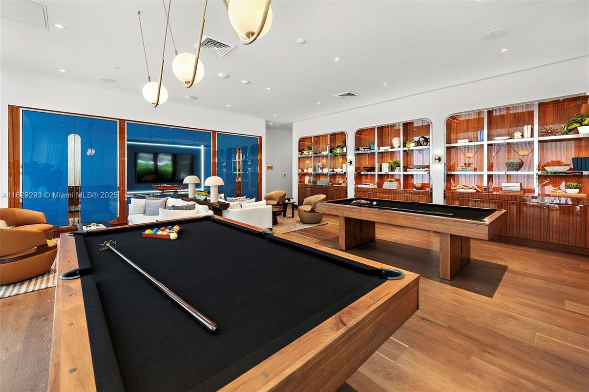 Billiard Table, Game Room, Interior, Living room, Pendant Lights, Recessed Lighting, Wood Texture Flooring