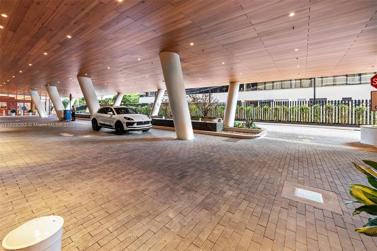 Exterior, Recessed Lighting