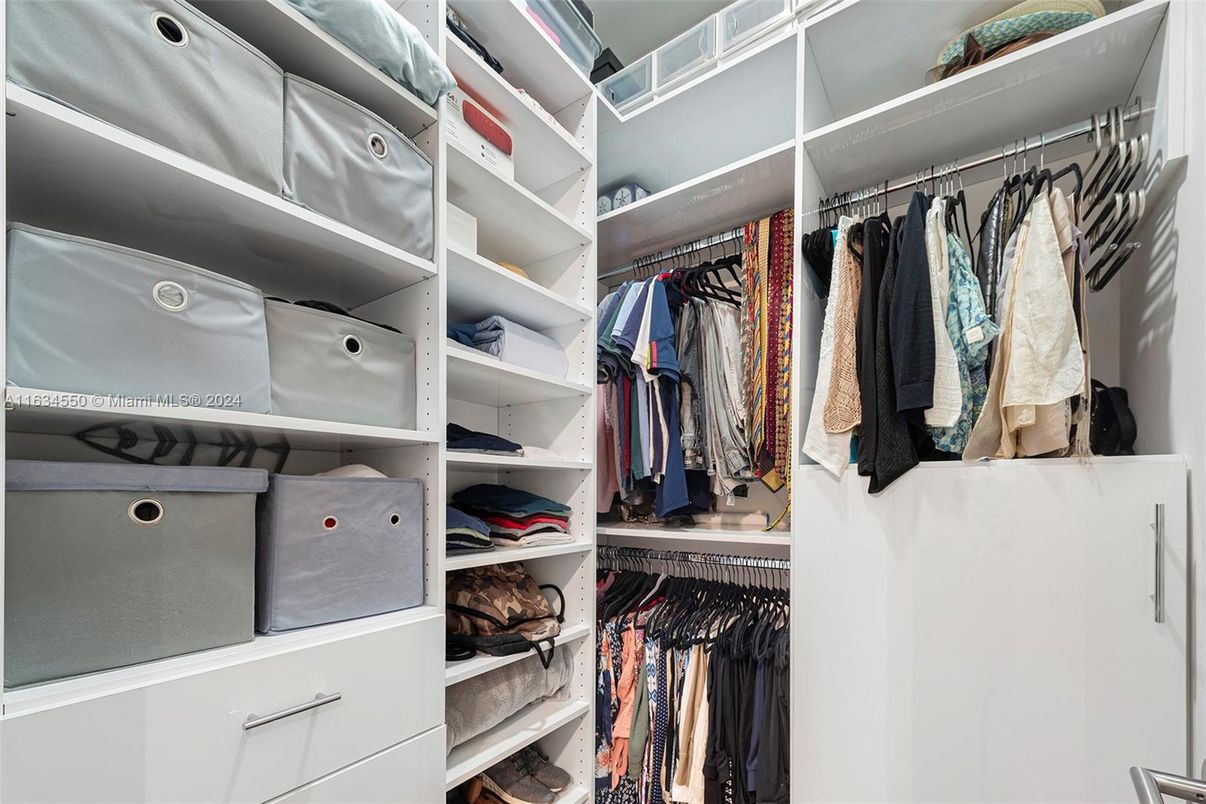 Interior, Walk-in Closets