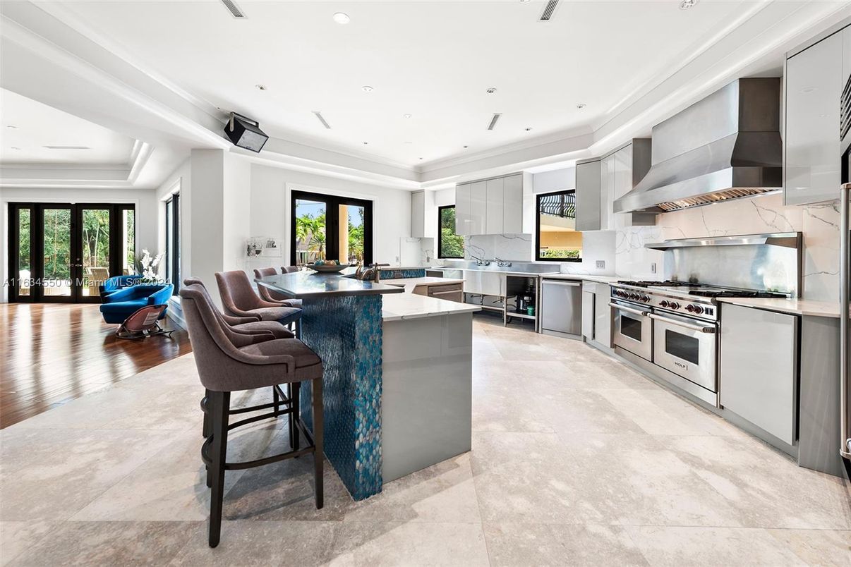 Interior, Kitchen, Living room, Recessed Lighting, Stainless Steel Appliances