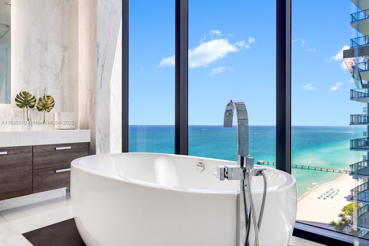 Bathroom, Free Standing Baths, Interior, Marble Walls, Water