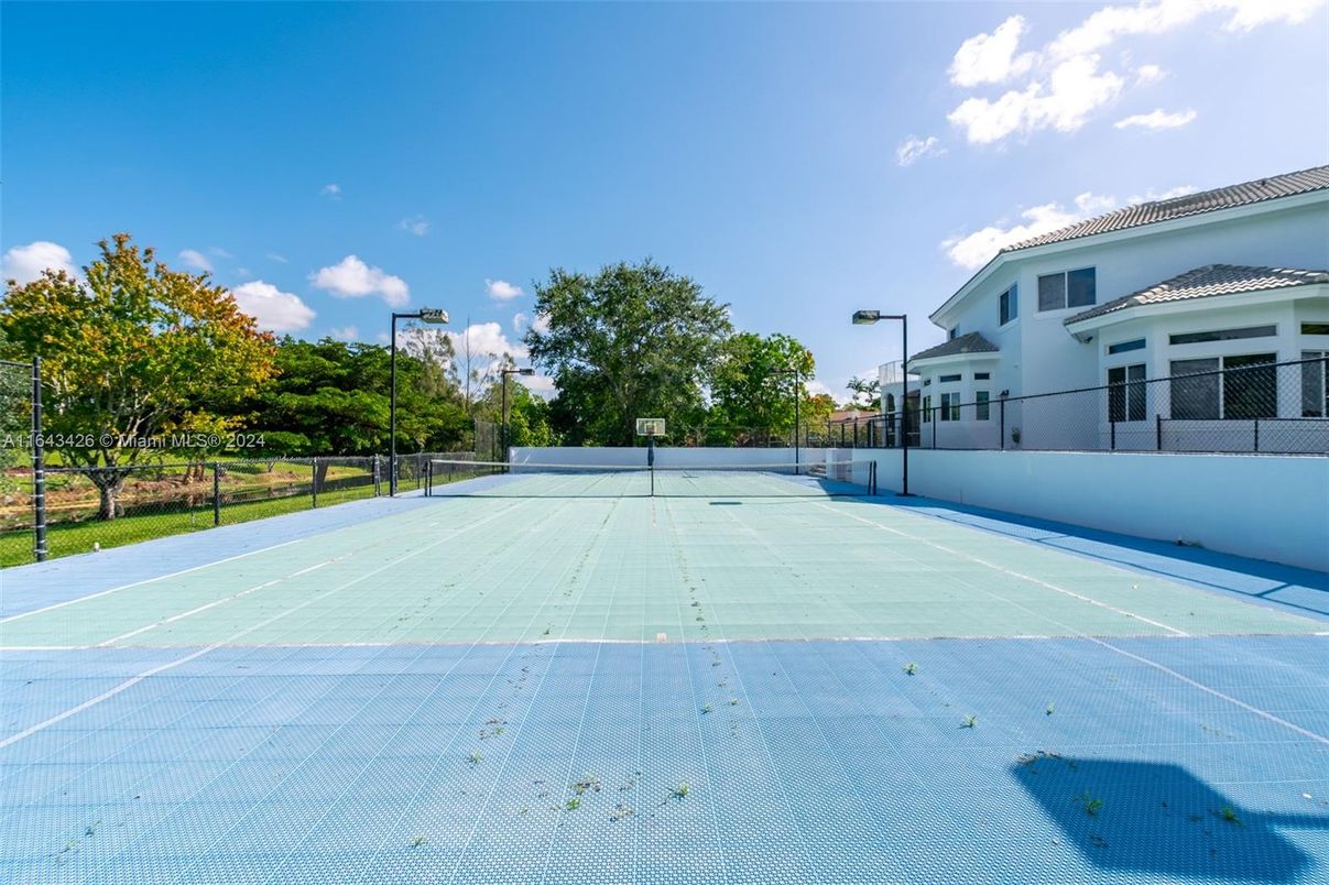 Exterior, Tennis Courts