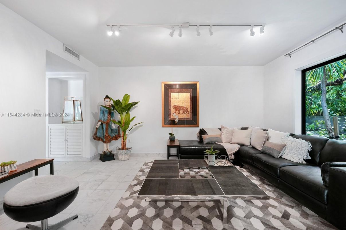Interior, Living room