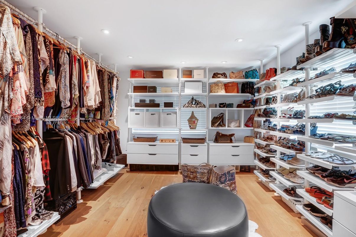 Interior, Recessed Lighting, Walk-in Closets, Wood Texture Flooring