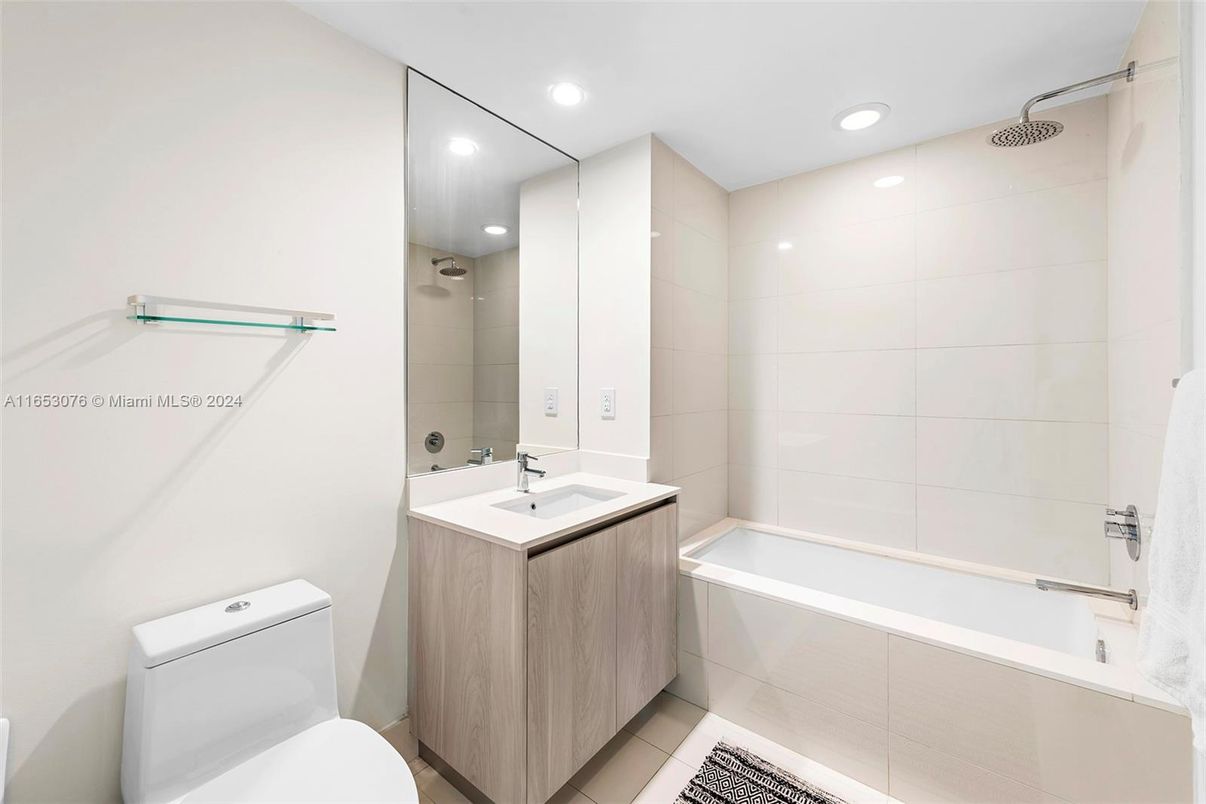 Bathroom, Interior, Recessed Lighting