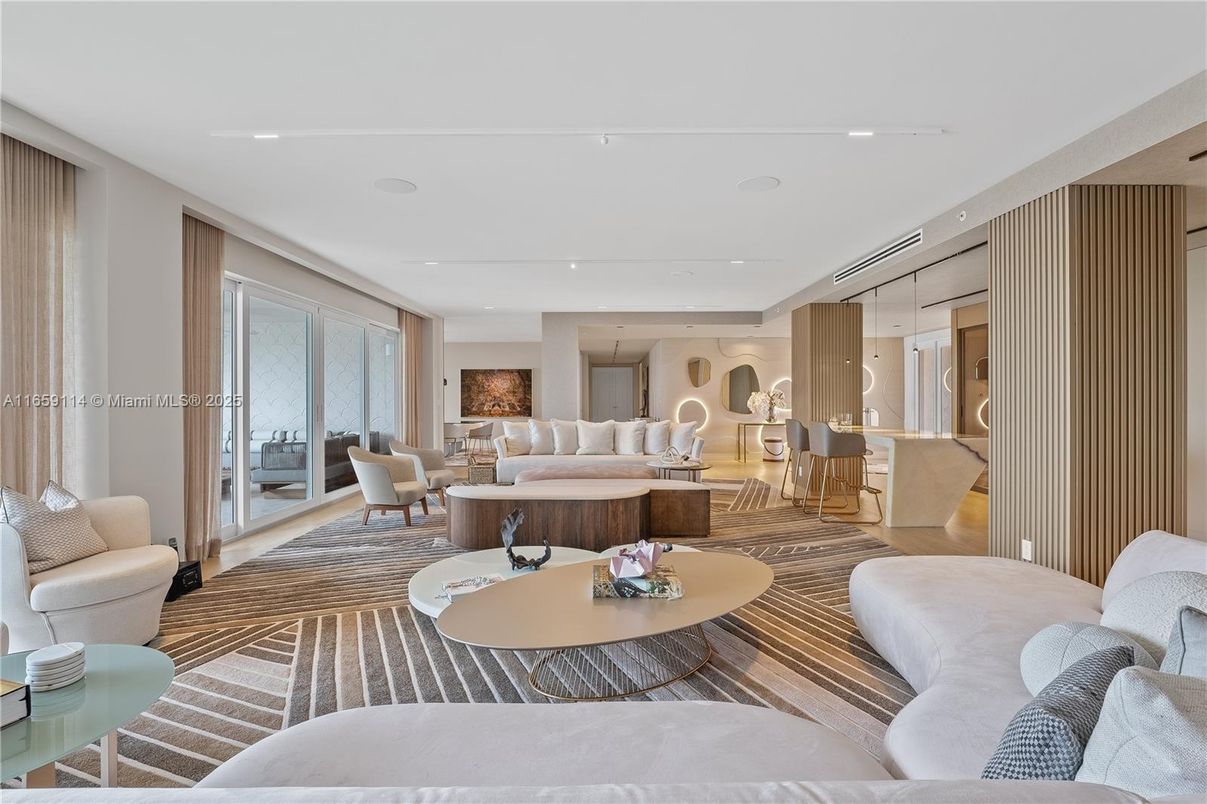 Dining room, Interior, Living room, Pendant Lights, Recessed Lighting, Wood Texture Flooring