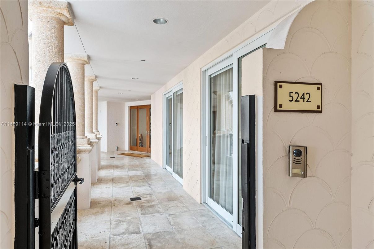 Interior, Recessed Lighting
