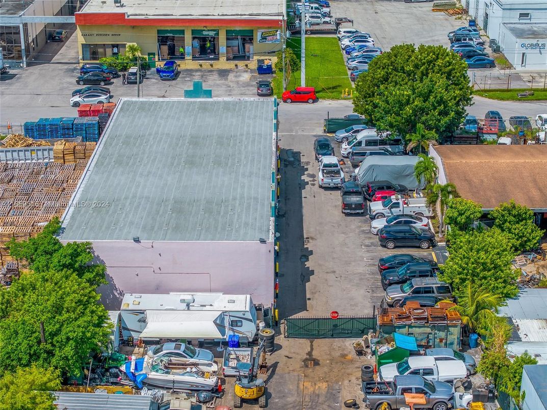 Exterior, Drone