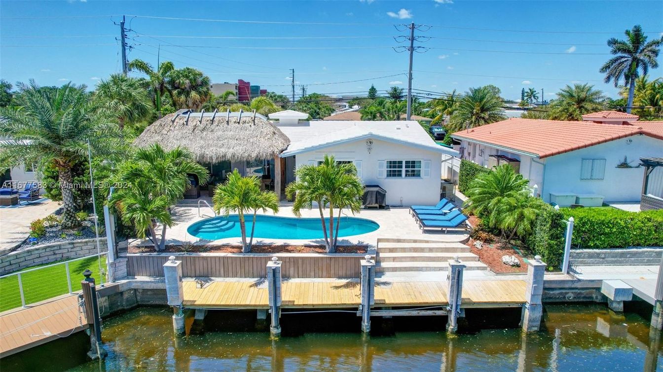 Exterior, Lake, Pool