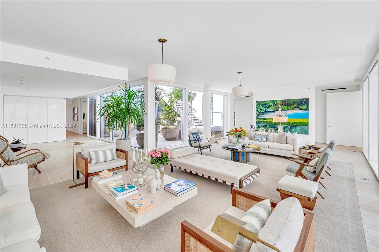 Interior, Living room, Pendant Lights