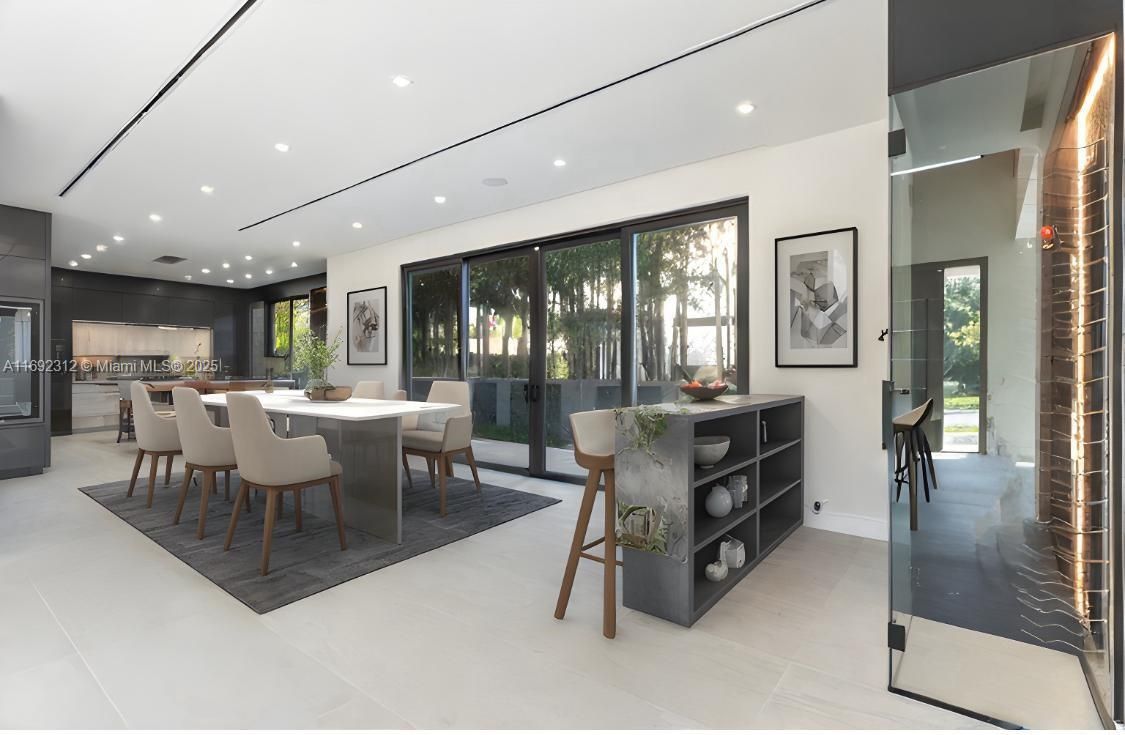 Dining room, Interior, Kitchen, Recessed Lighting