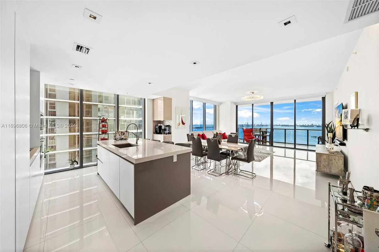 Dining room, Interior, Kitchen, Recessed Lighting, Water