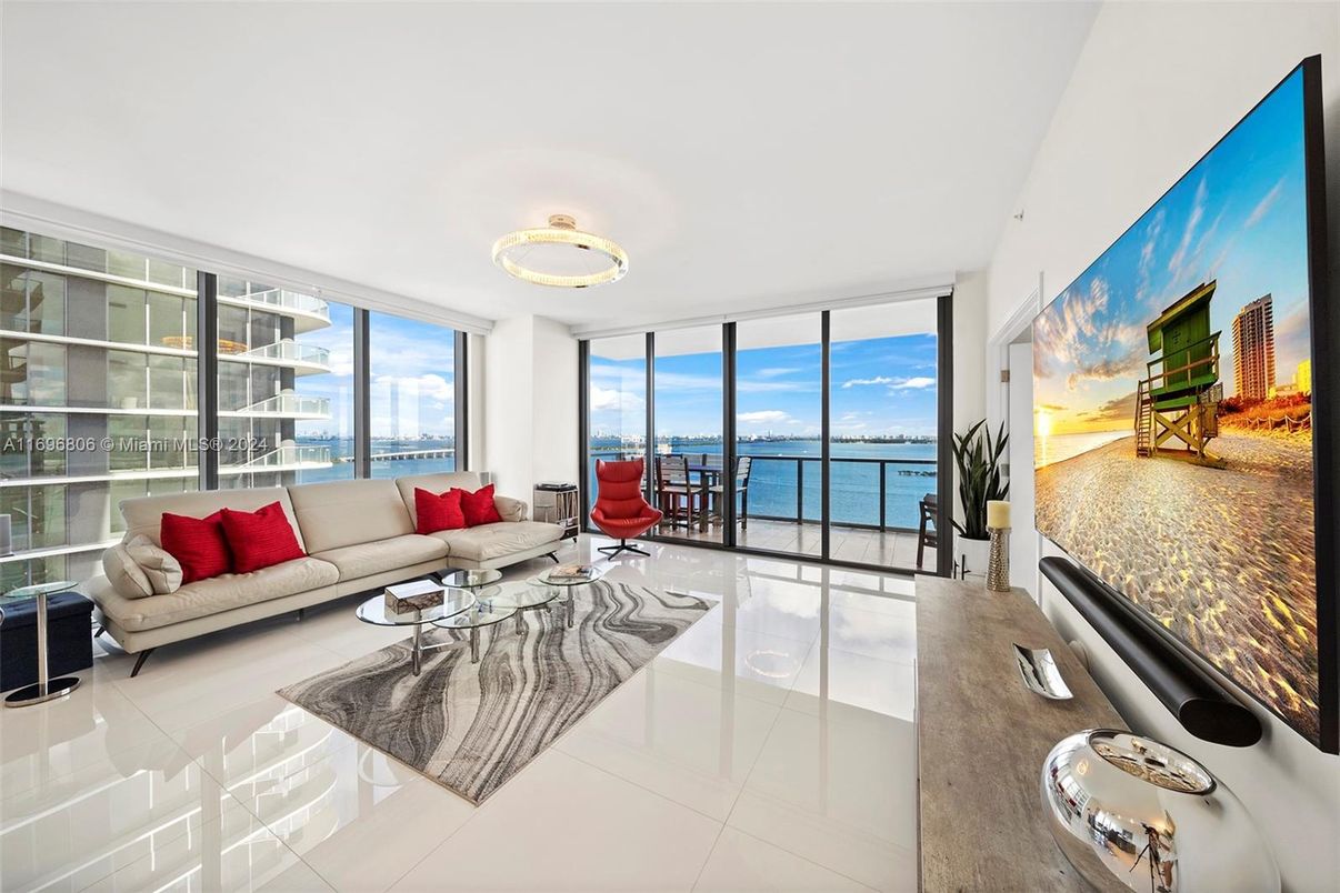 Interior, Living room, Water