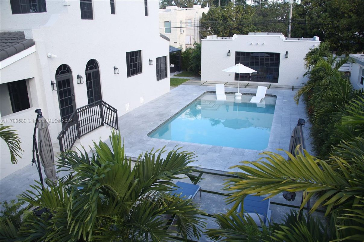 Exterior, Pool