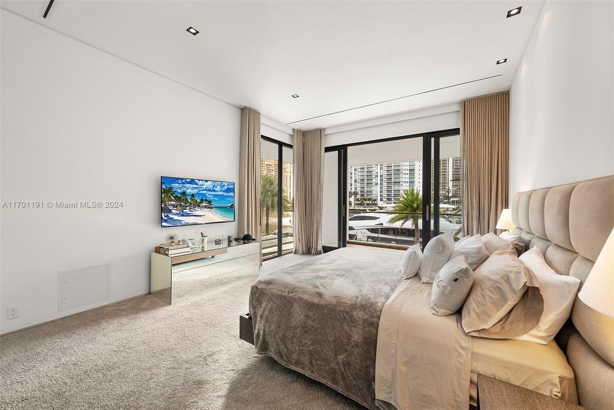 Bedroom, Interior, Recessed Lighting