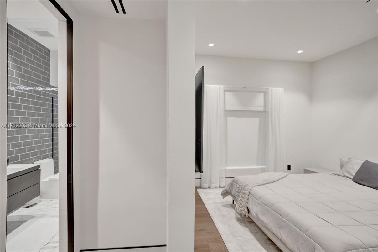 Bathroom, Bedroom, Interior, Recessed Lighting, Wood Texture Flooring