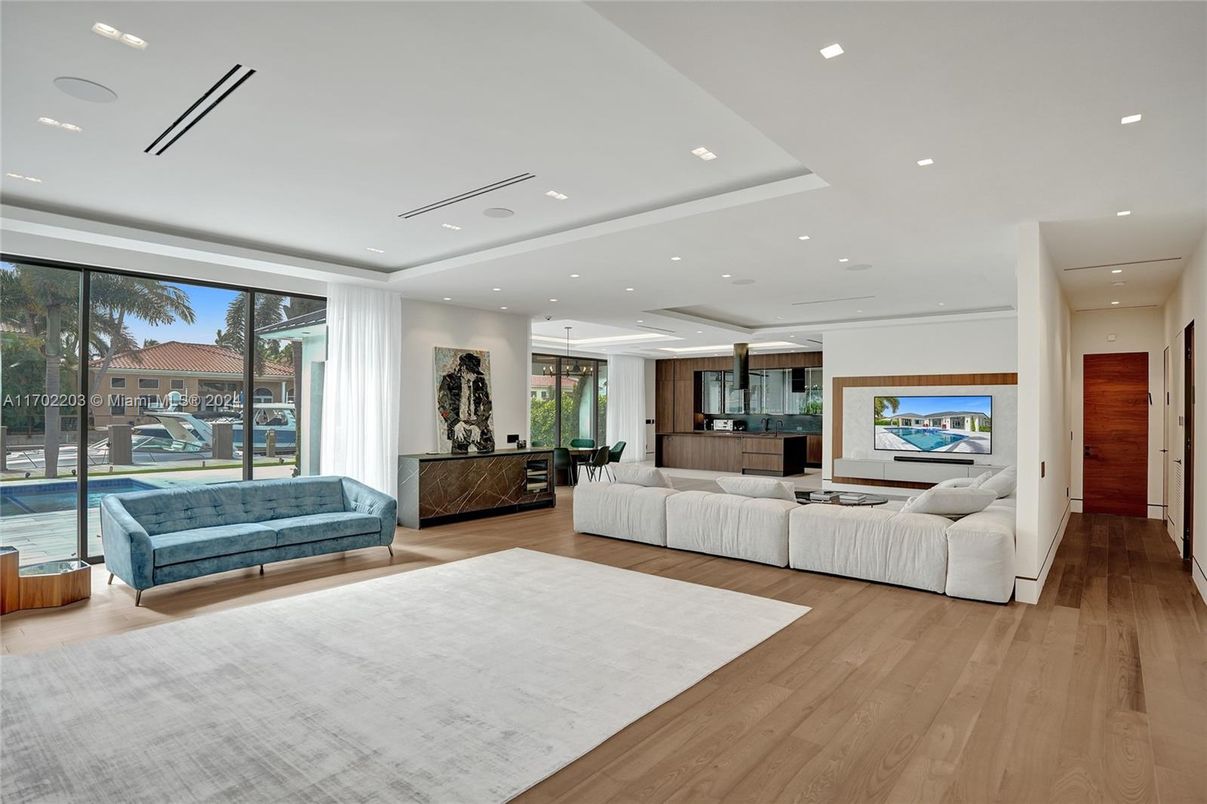 Interior, Living room, Recessed Lighting, Wood Texture Flooring