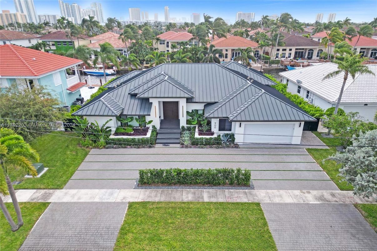 Exterior, Drone