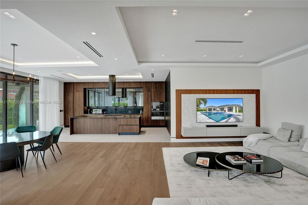 Dining room, Interior, Kitchen, Living room, Pendant Lights, Recessed Lighting, Stainless Steel Appliances, Wood Texture Flooring