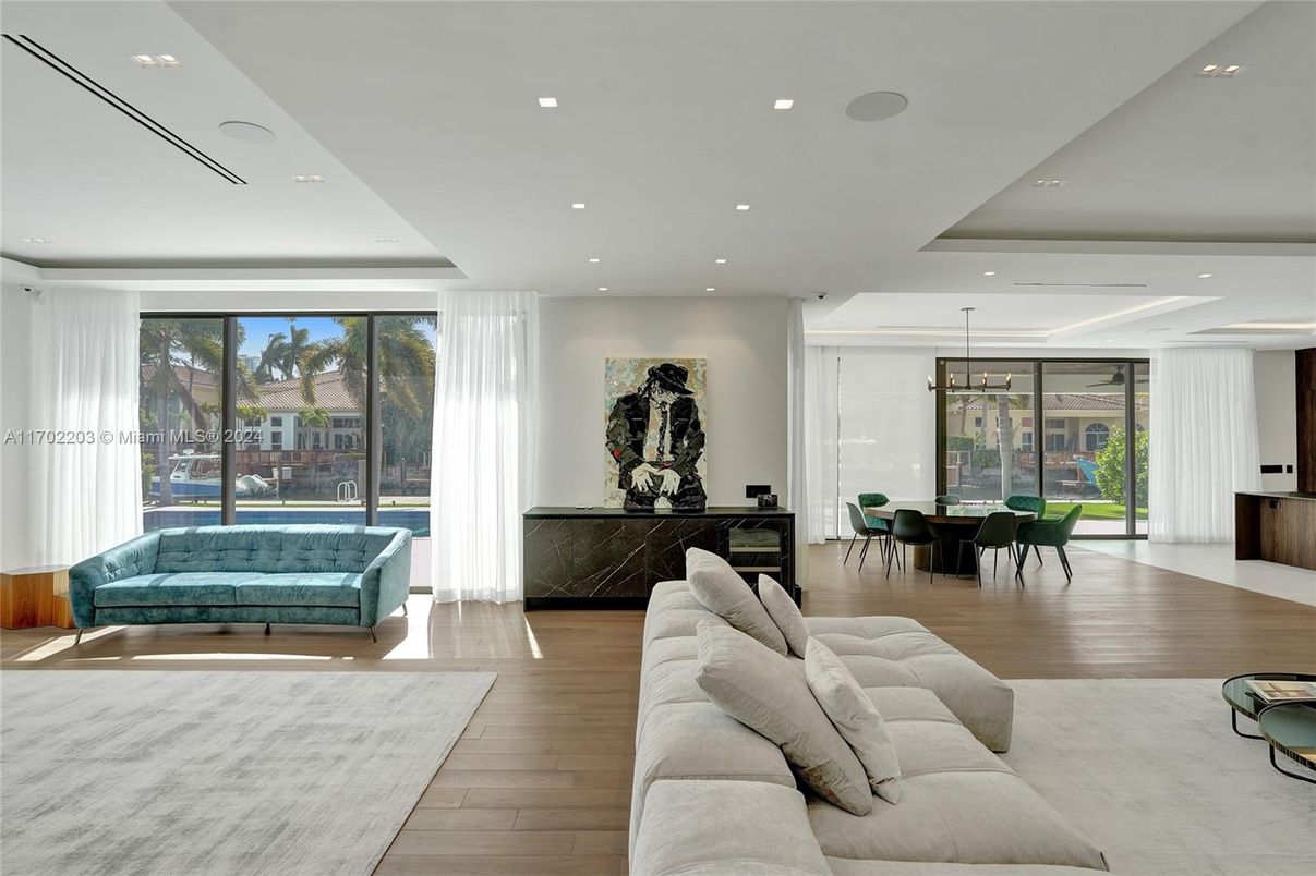 Dining room, Interior, Living room, Pendant Lights, Recessed Lighting, Wood Texture Flooring