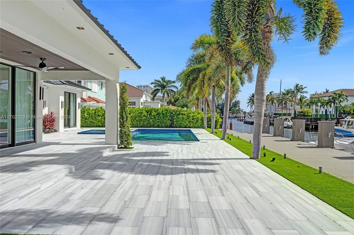 Exterior, Pool, Water