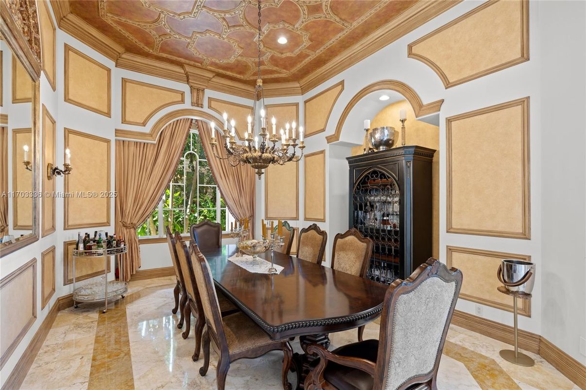 Chandelier, Dining room, Interior