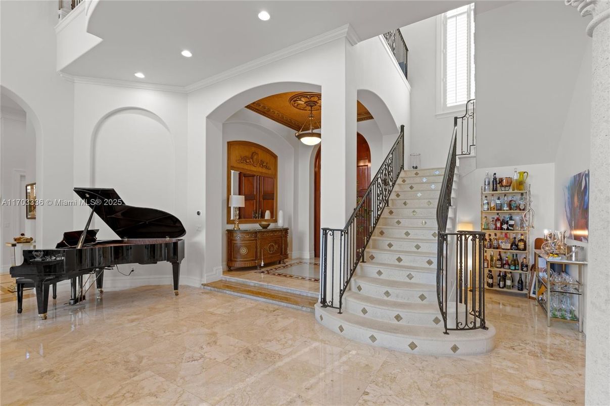 Interior, Pendant Lights, Piano, Recessed Lighting
