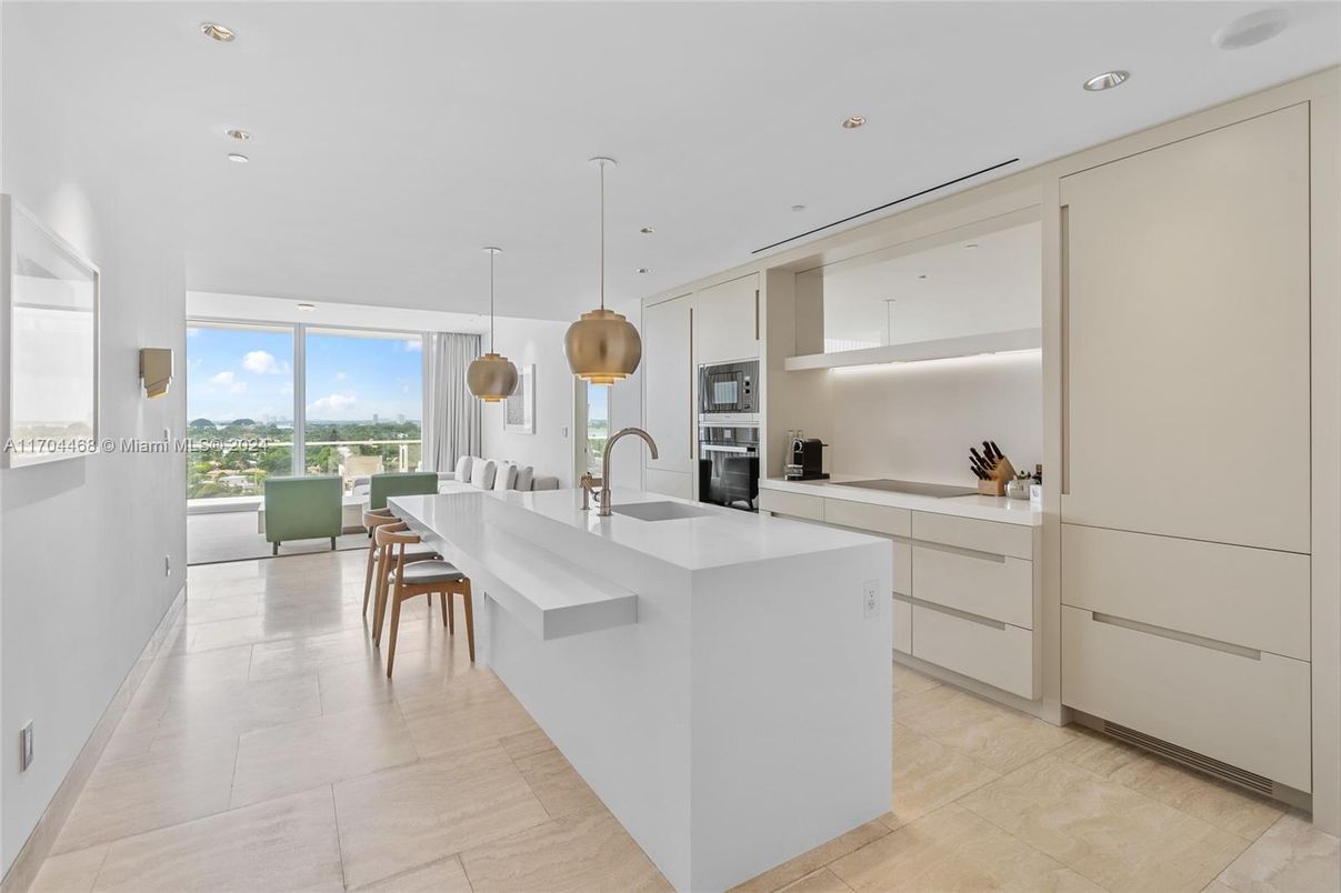Dining room, Interior, Kitchen, Pendant Lights, Recessed Lighting, Stainless Steel Appliances