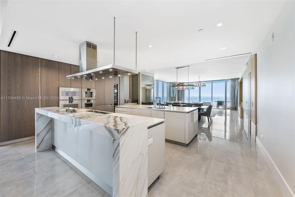 Dining room, Interior, Kitchen, Pendant Lights, Recessed Lighting, Stainless Steel Appliances, Water