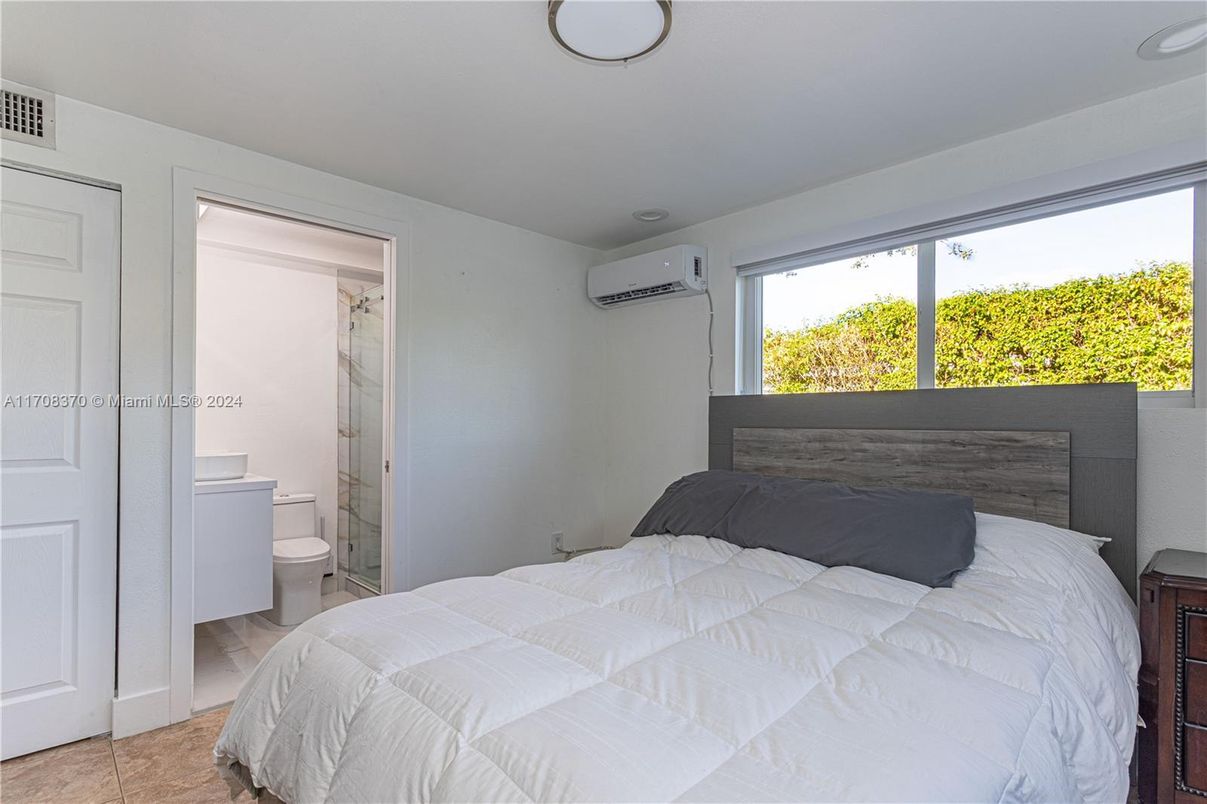 Bathroom, Bedroom, Interior