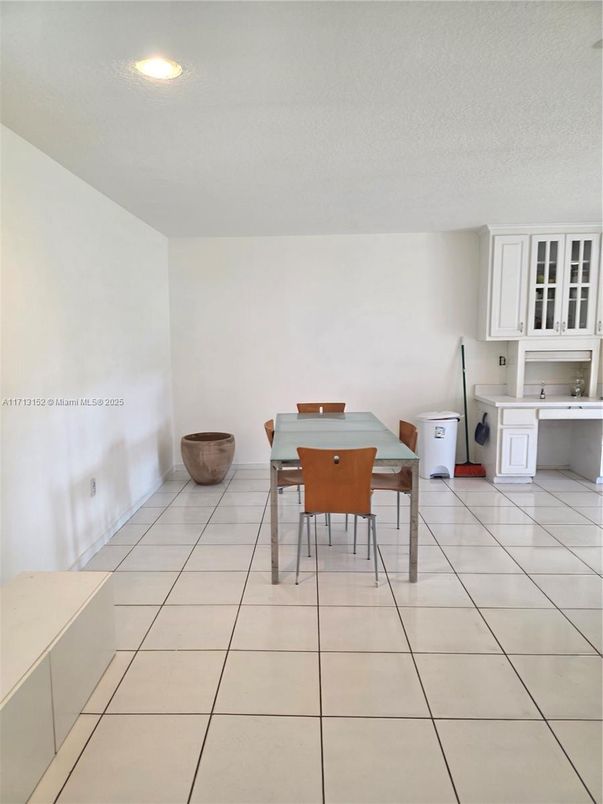 Dining room, Interior, Recessed Lighting