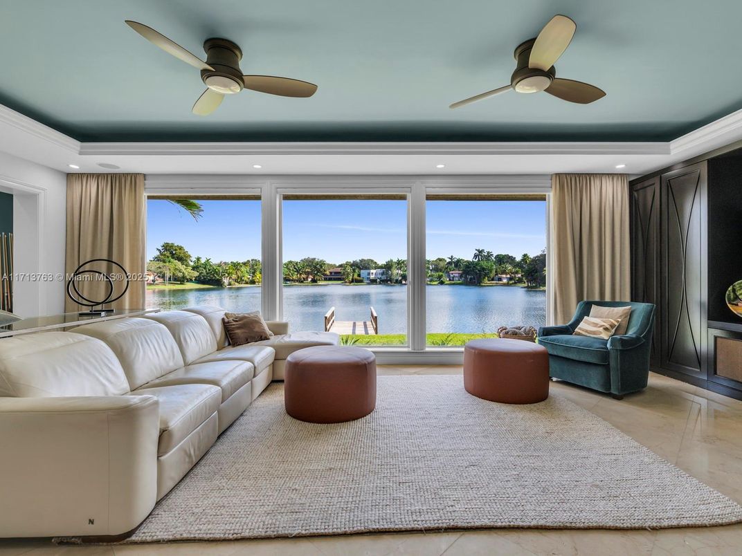 Interior, Living room, Recessed Lighting, Water