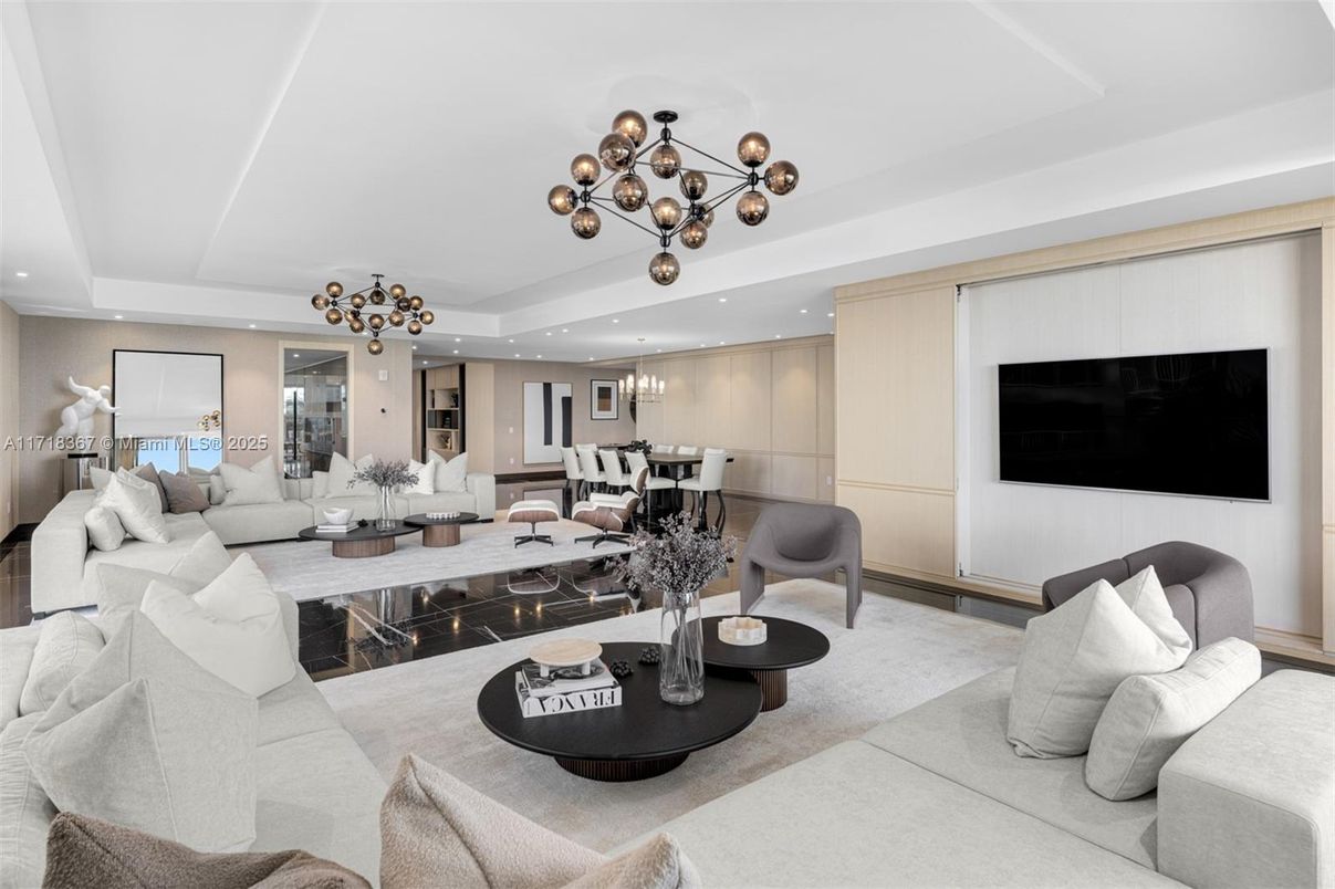 Chandelier, Dining room, Interior, Living room, Pendant Lights, Recessed Lighting