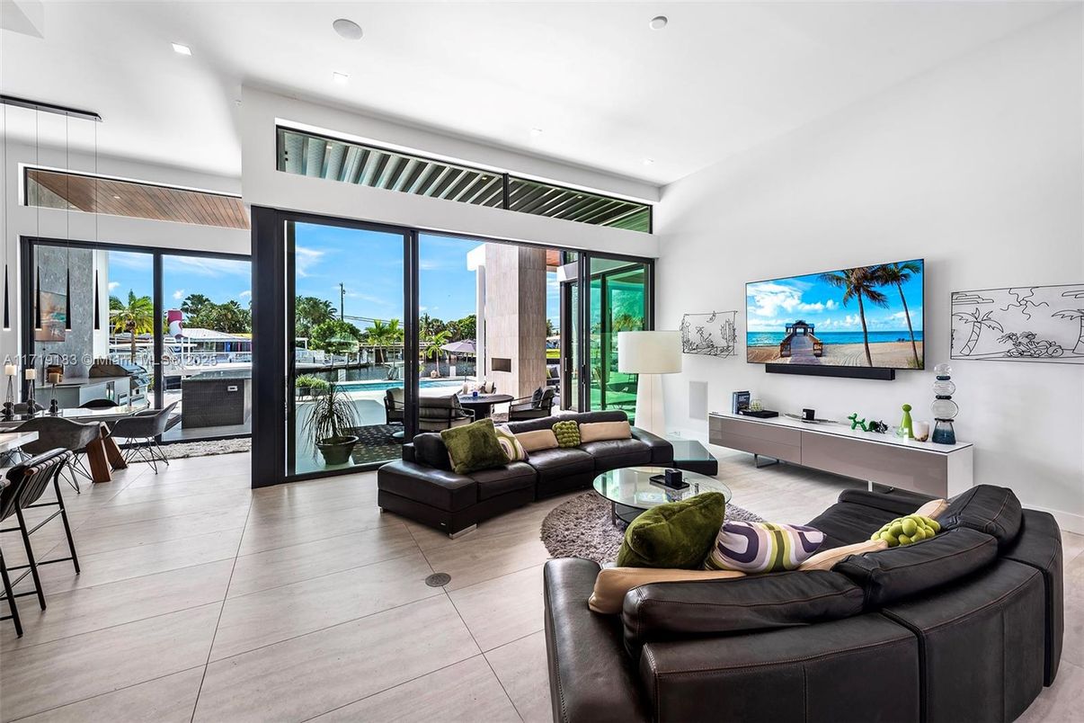 Interior, Living room, Recessed Lighting, Water