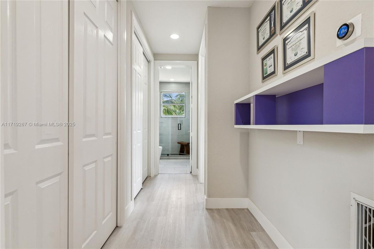 Interior, Recessed Lighting, Wood Texture Flooring