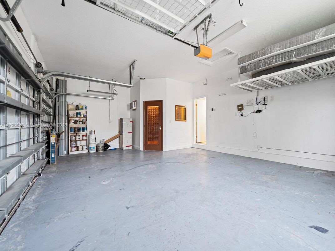Garage, Interior