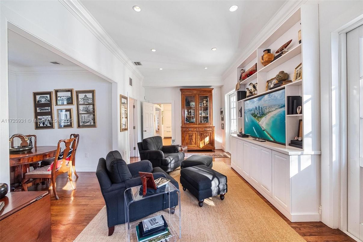 Home Office, Interior, Living room, Recessed Lighting, Wood Texture Flooring