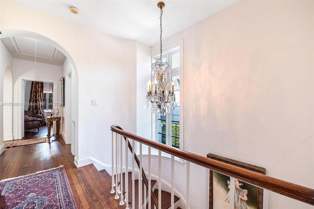 Chandelier, Interior, Wood Texture Flooring