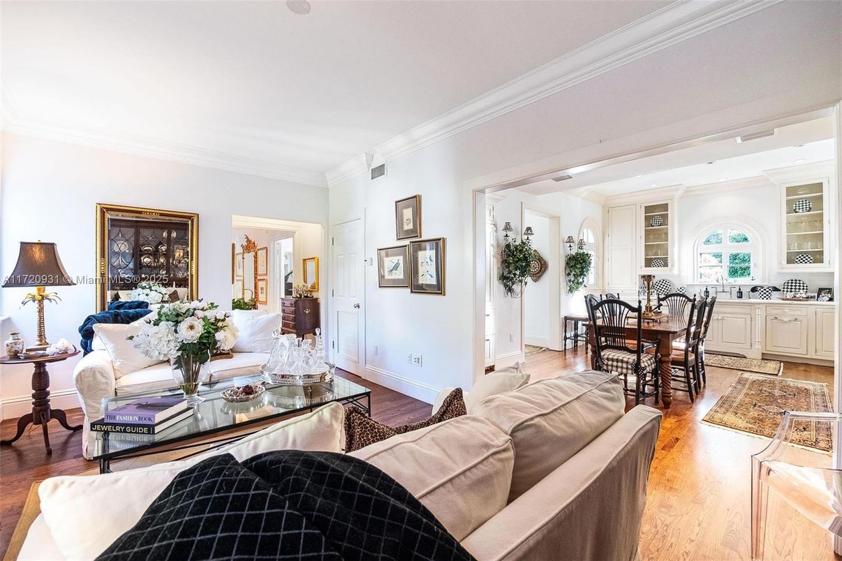 Dining room, Interior, Living room, Wood Texture Flooring
