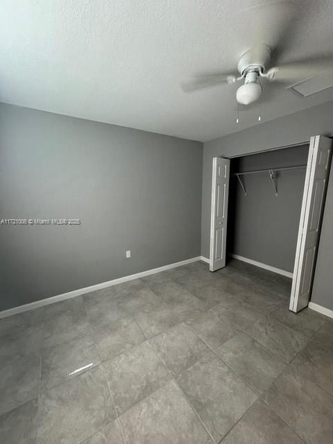 Empty room, Interior