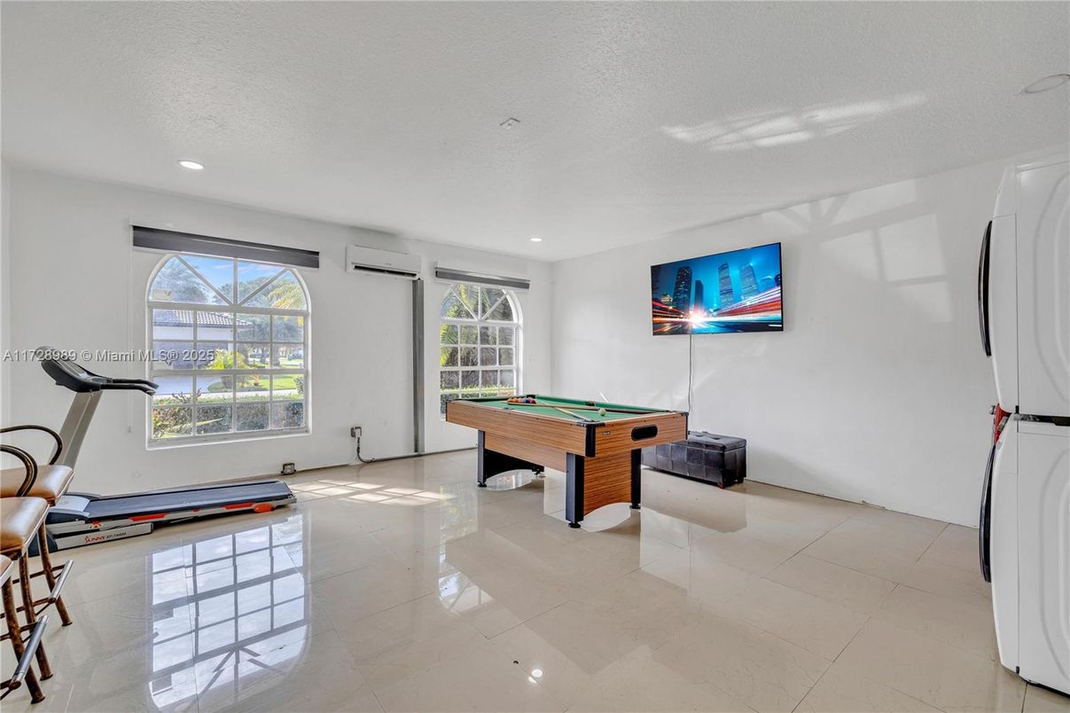 Billiard Table, Fitness Equipment, Game Room, Interior, Recessed Lighting