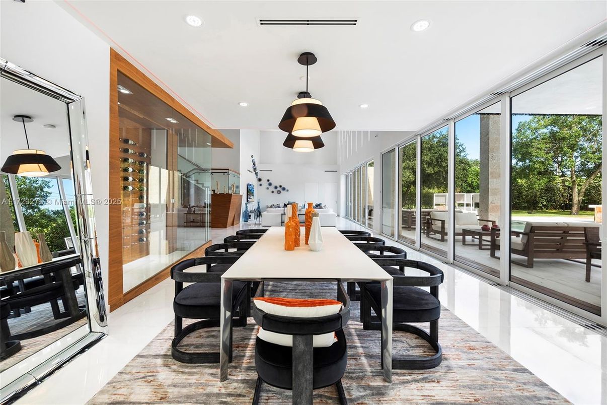 Dining room, Interior, Pendant Lights, Recessed Lighting