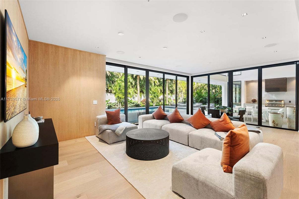 Interior, Living room, Recessed Lighting, Stainless Steel Appliances, Wood Texture Flooring